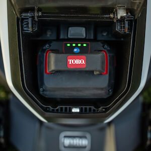 60V Max* 21 in. Super Recycler® w/Personal Pace® & SmartStow® Lawn Mower with 7.5Ah Battery - Model 21568 - Image 4